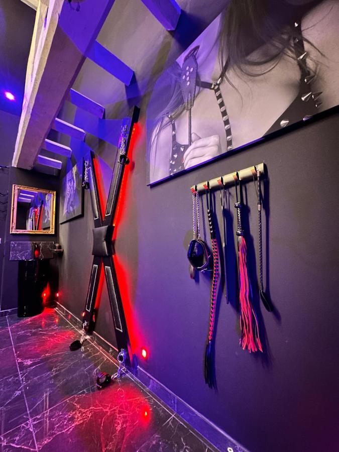 Loveroom De Luxe - Theme 50 Nuances De Grey Maison Privative Spa Insolite Douchy-les-Mines Exterior foto