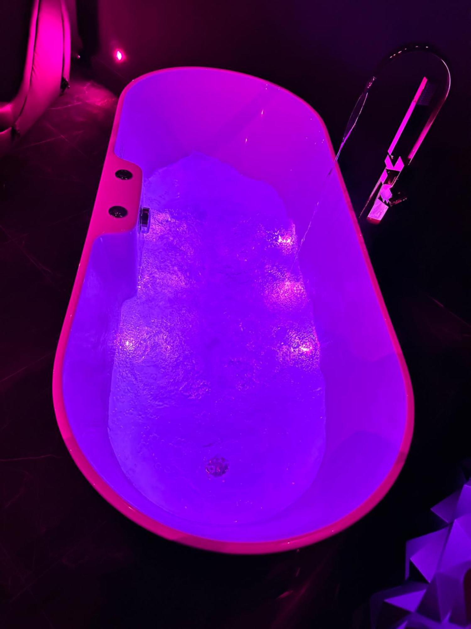 Loveroom De Luxe - Theme 50 Nuances De Grey Maison Privative Spa Insolite Douchy-les-Mines Exterior foto